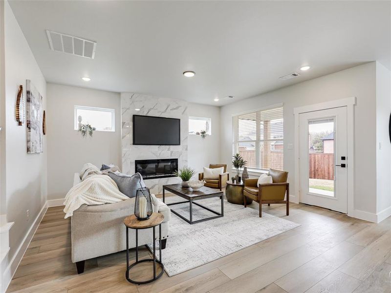 Furnished interior view inside a new home in , Sherman (Image 35).