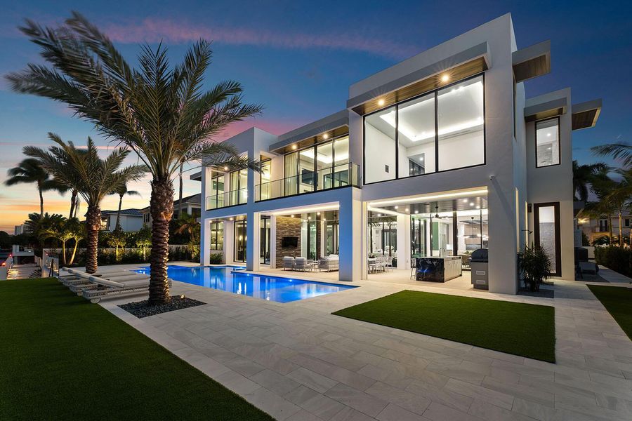 Exterior details and patio area of a home in , Boca Raton (Image 4).