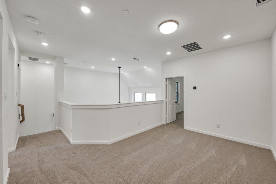 Spacious, unfurnished interior of a new home in Woodforest Townhomes, Montgomery (Image 21).