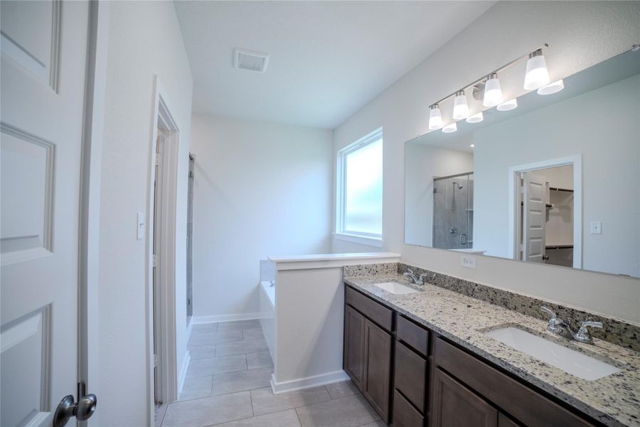 Furnished interior view inside a new home in , Brenham (Image 12).