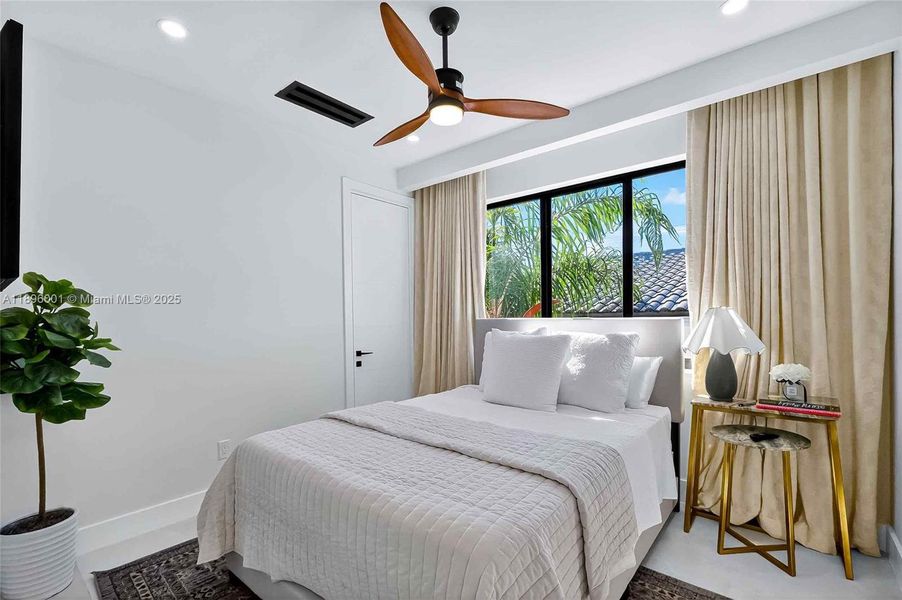 Furnished interior view inside a new home in , Fort Lauderdale (Image 14).