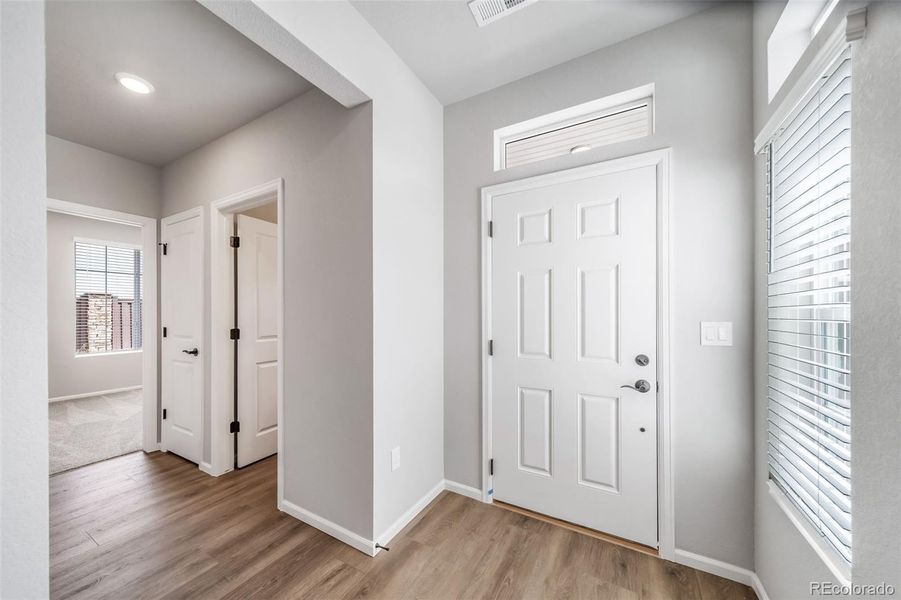 Spacious, unfurnished interior of a new home in , Aurora (Image 16).