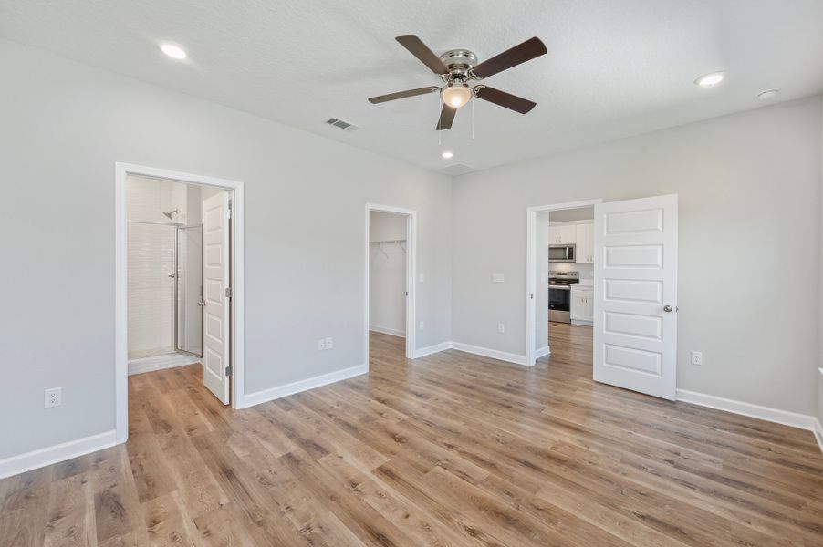 Representative unfurnished interior of a home built from the Austin by CJL Homes in Blossom Grove, Crestview (Image 27).