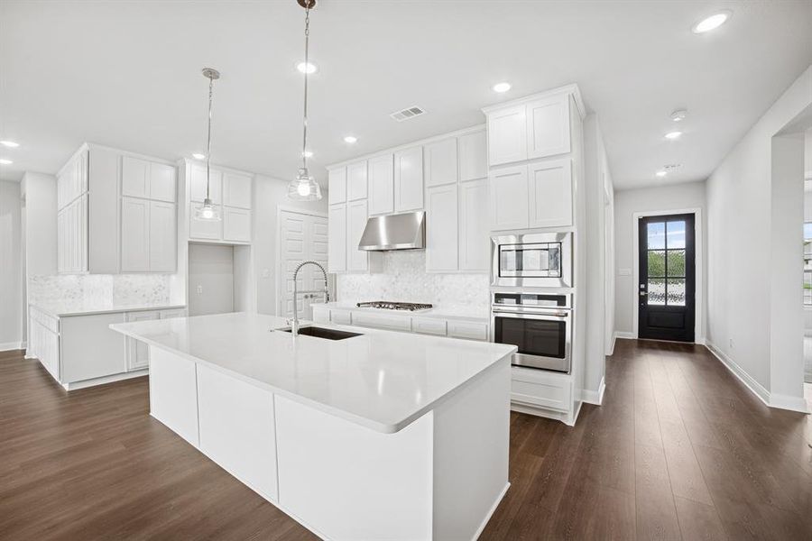 Furnished interior view inside a new home in Terraces – Classics, Rockwall (Image 7). Furnished interior view inside a new home in Terraces – Classics, Rockwall (Image 7).