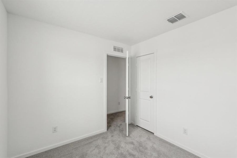 Spacious, unfurnished interior of a new home in , Princeton (Image 10).