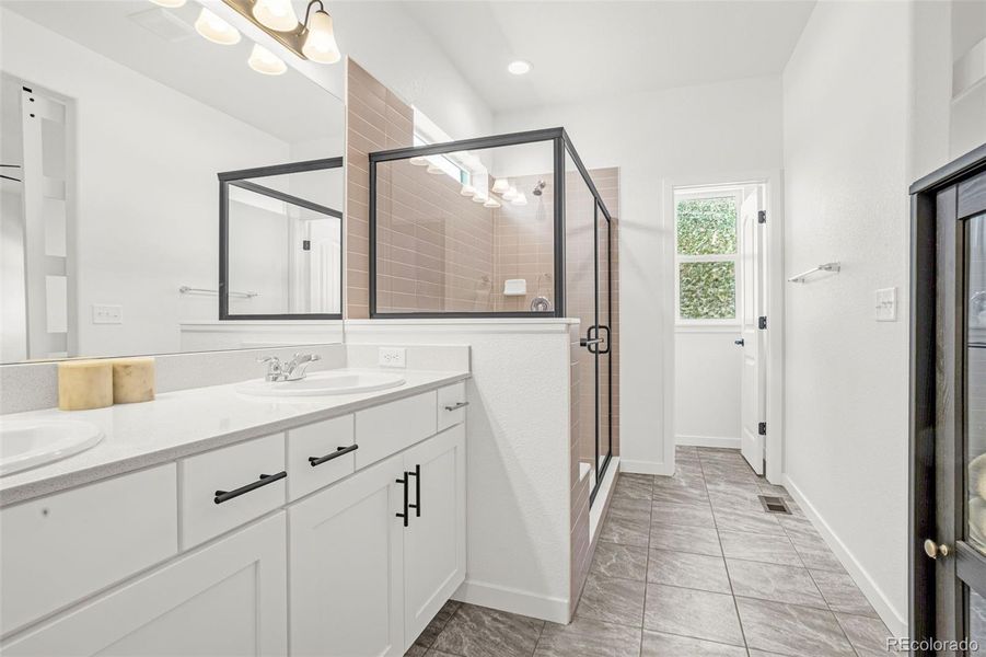 Furnished interior view inside a new home in , Monument (Image 14).