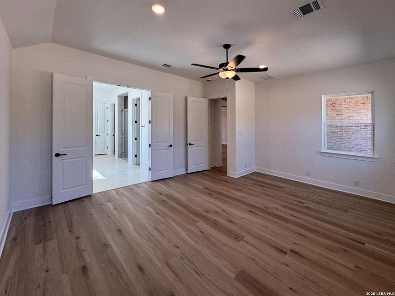 Spacious, unfurnished interior of a new home in Waldsanger, New Braunfels (Image 28). Spacious, unfurnished interior of a new home in Waldsanger, New Braunfels (Image 28).