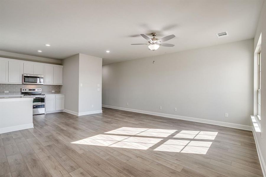 Spacious, unfurnished interior of a new home in Knight's Landing on Eden Road, Arlington (Image 24).