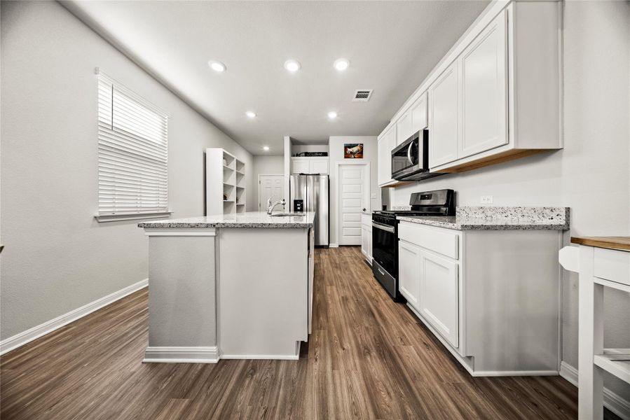 Furnished interior view inside a new home in , Elgin (Image 7).