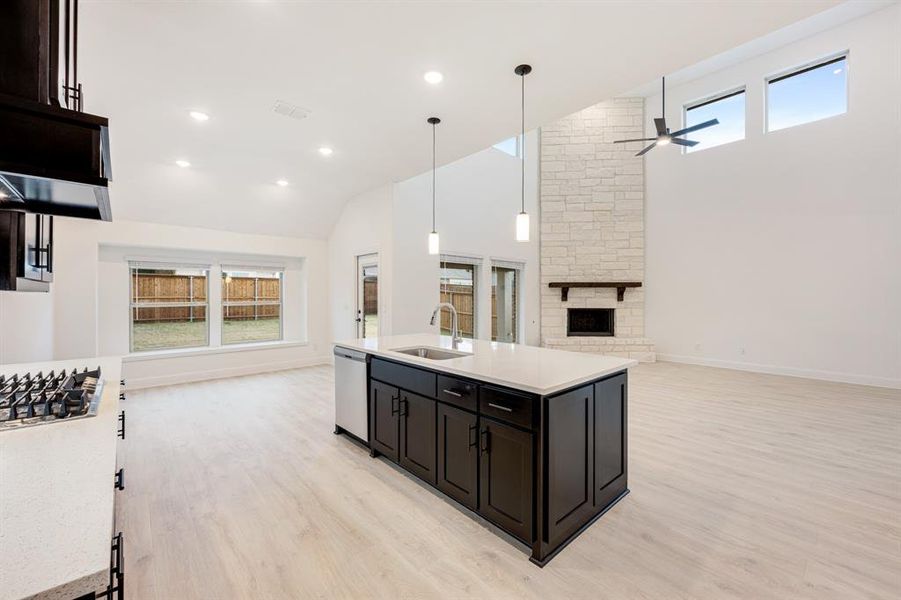 Furnished interior view inside a new home in Terracina, Rockwall (Image 9).