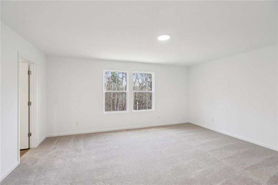 Spacious, unfurnished interior of a new home in The Pointe at Heron Bay, Locust Grove (Image 23).