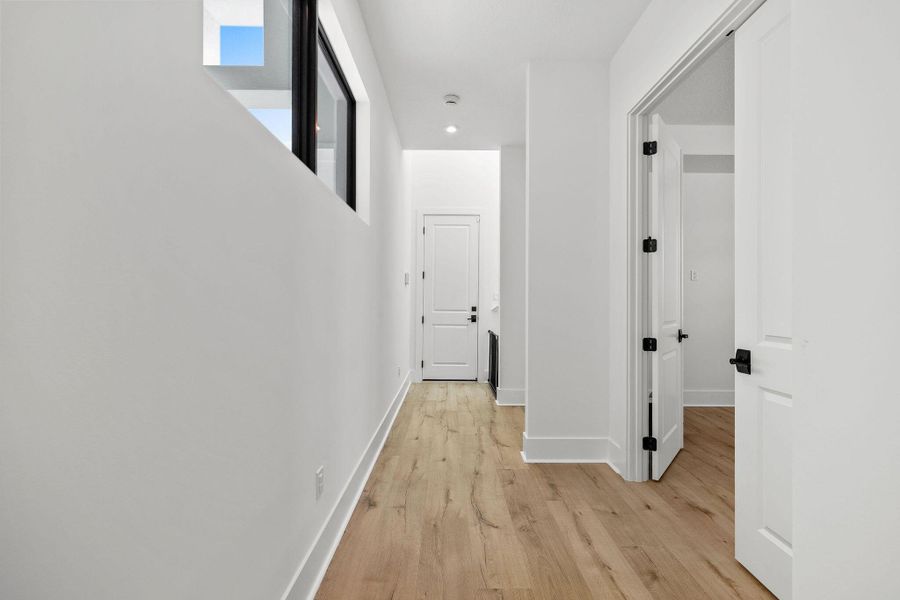 Spacious, unfurnished interior of a new home in , Port St. Lucie (Image 26).