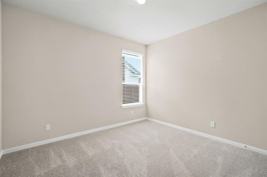 Spacious, unfurnished interior of a new home in Covenant Springs, Springtown (Image 21).