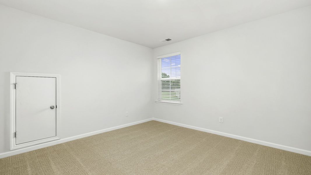 Spacious, unfurnished interior of a new home in Forest Creek, Winston-Salem (Image 23).