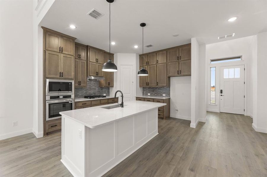 1041 Moss Grove-Kitchen-3