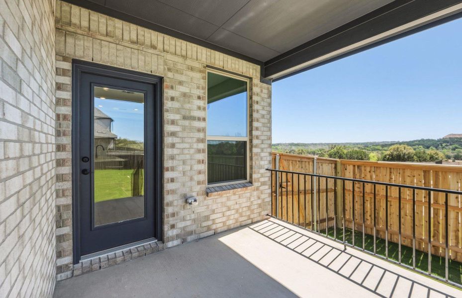 Exterior details and patio area of a home in Crescent Bluff, Georgetown (Image 20).