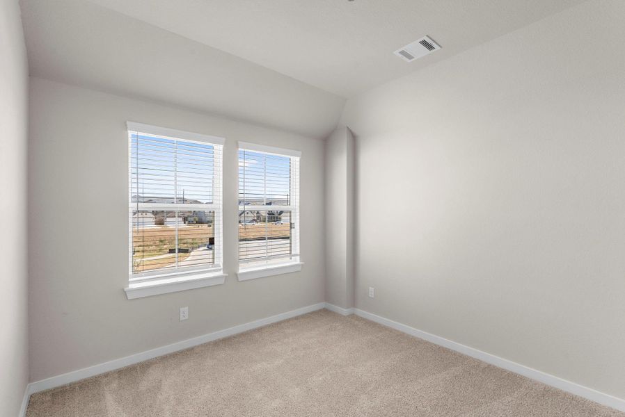 Spacious, unfurnished interior of a new home in Morton Creek Ranch, Katy (Image 22).