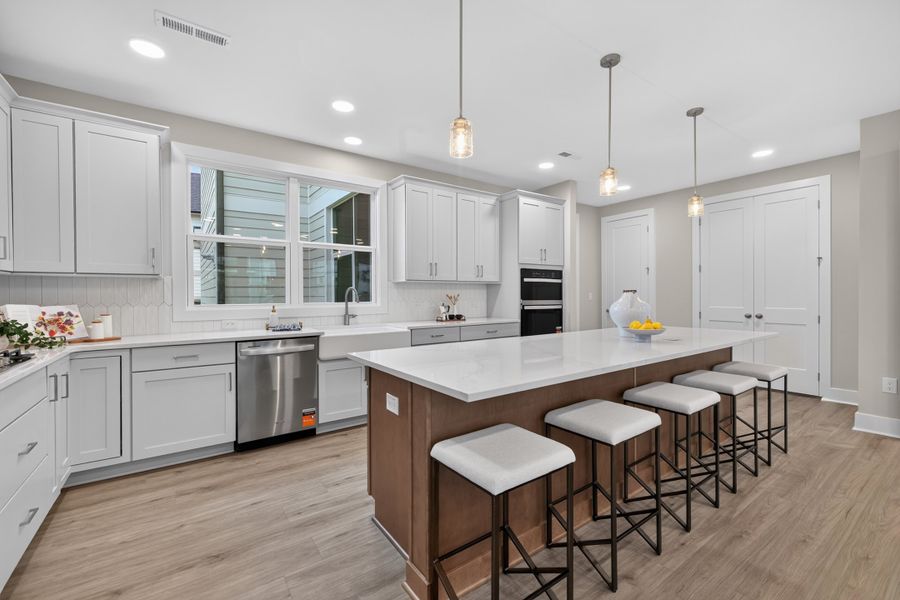 Kitchen Island & Barstools Kitchen Island & Barstools