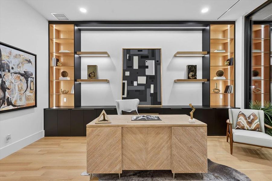 Furnished interior view inside a new home in , Dallas (Image 25).