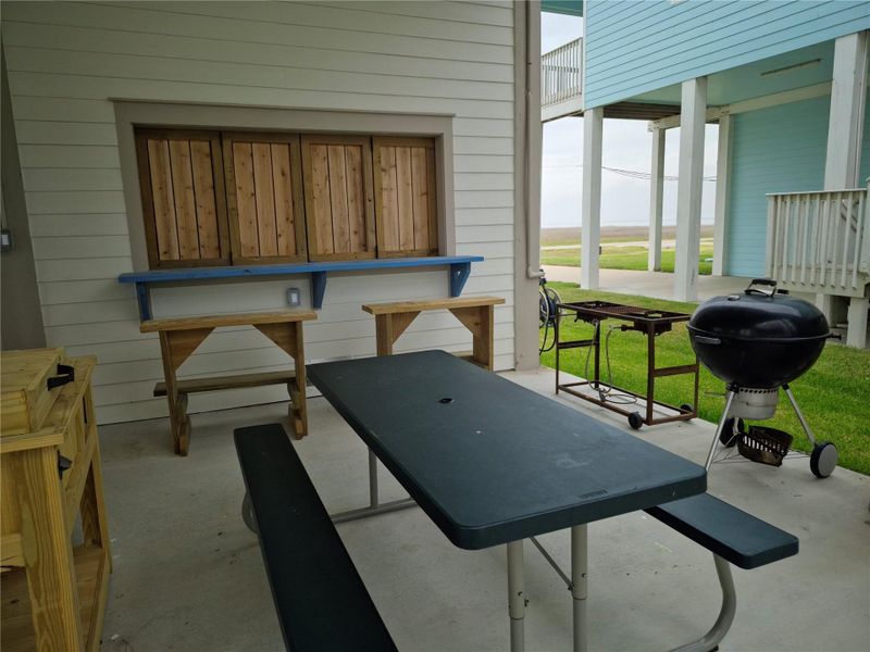 Entertaining area waterside. Entertaining area waterside.