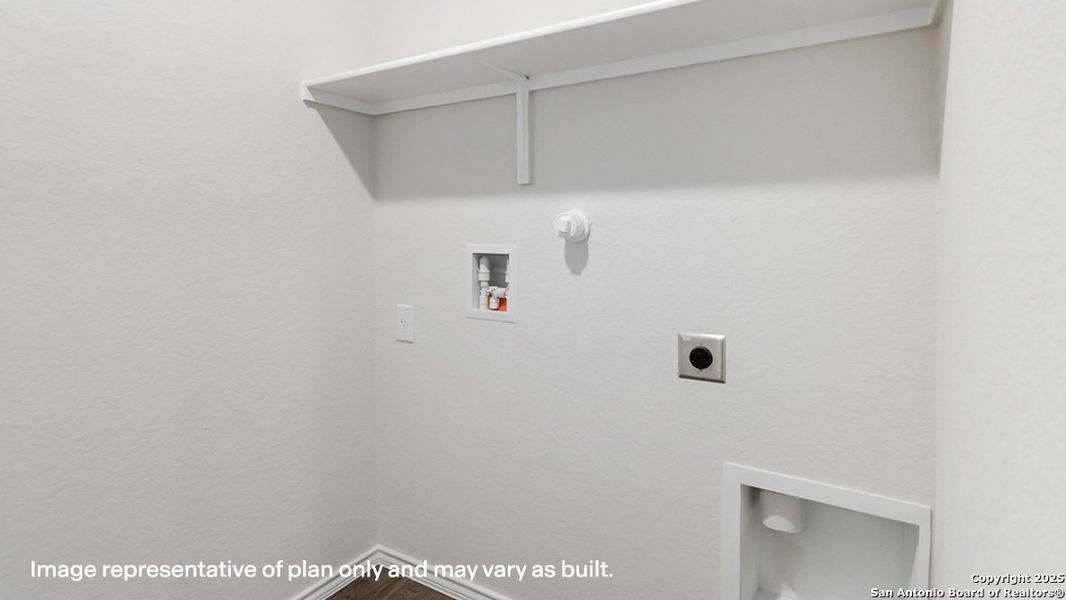 Spacious, unfurnished interior of a new home in Riverstone at Westpointe, San Antonio (Image 24).