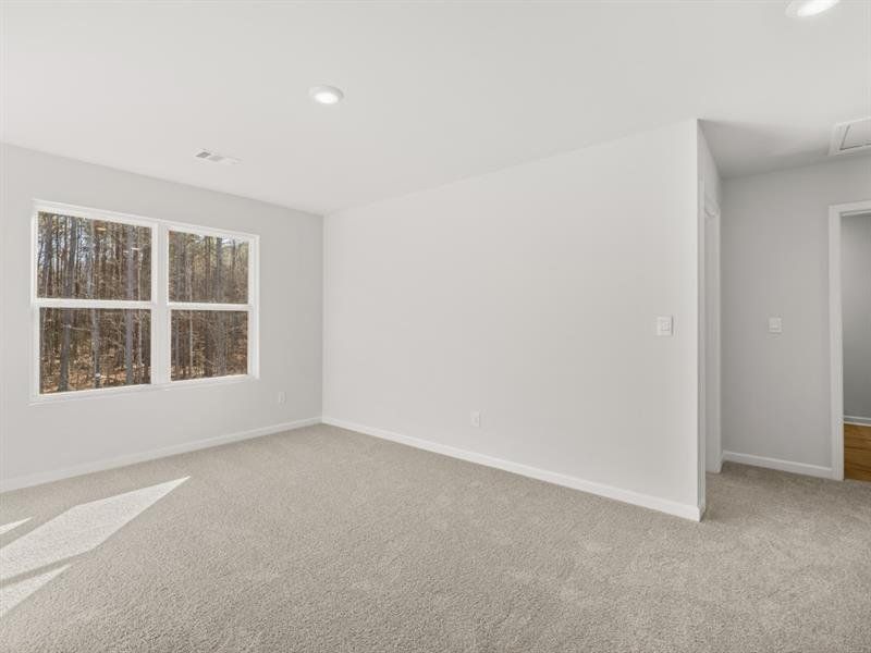 Spacious, unfurnished interior of a new home in Hamptons at Riverwood South, Dallas (Image 34).