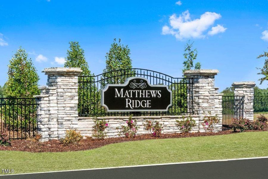 Matthews Ridge Entry Monument (1)