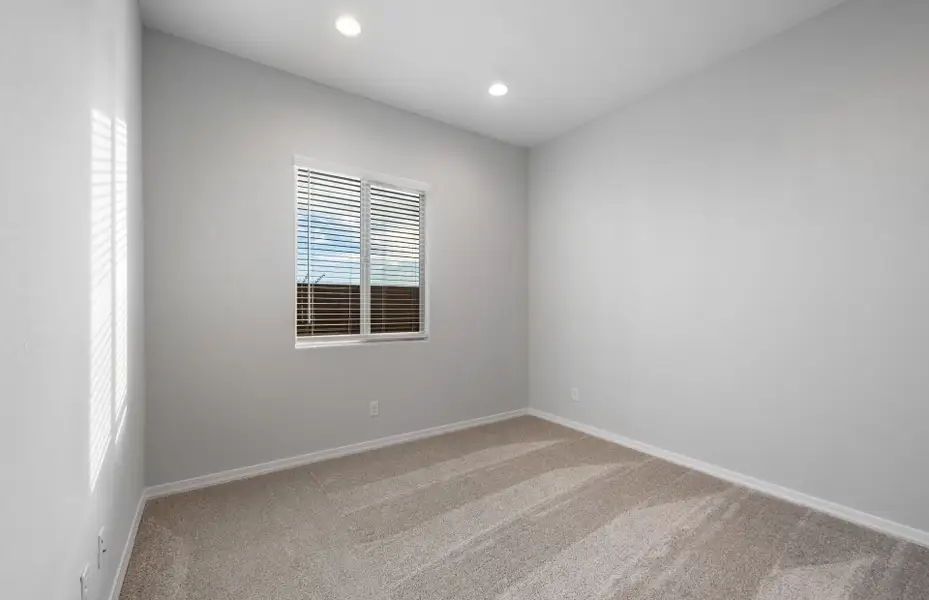 Spacious, unfurnished interior of a new home in Visara, Surprise (Image 27).