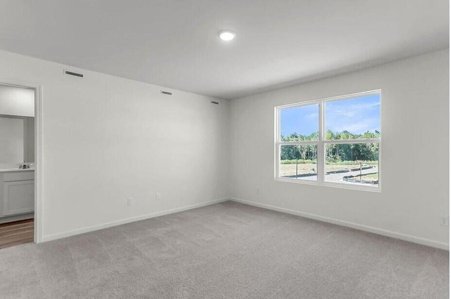 Spacious, unfurnished interior of a new home in Halstead, Moncks Corner (Image 22).
