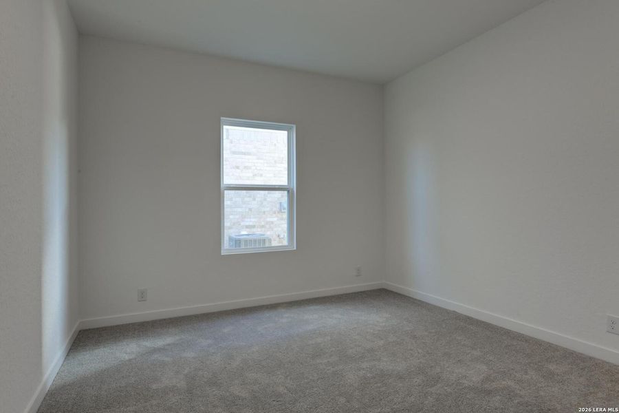 Spacious, unfurnished interior of a new home in Nopal Valley, San Antonio (Image 21).