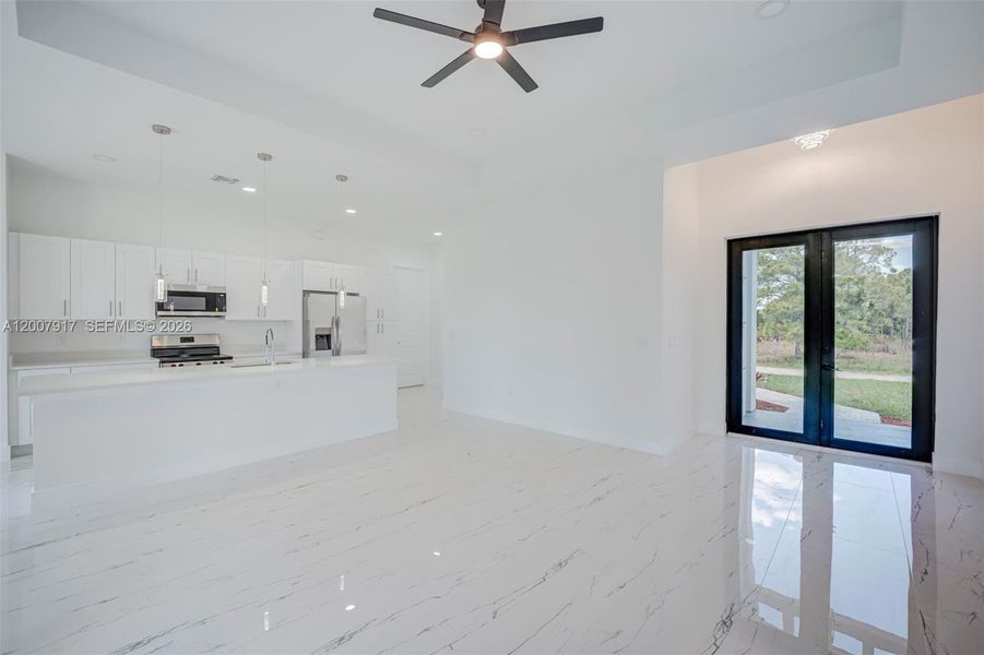 Spacious, unfurnished interior of a new home in , Lehigh Acres (Image 14).