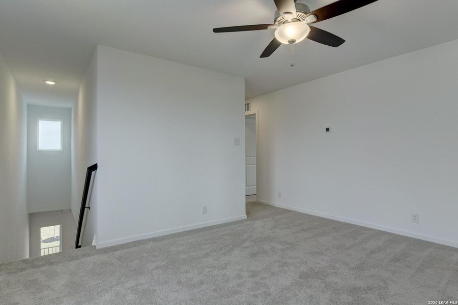 Spacious, unfurnished interior of a new home in Hennersby Hollow, San Antonio (Image 28). Spacious, unfurnished interior of a new home in Hennersby Hollow, San Antonio (Image 28).