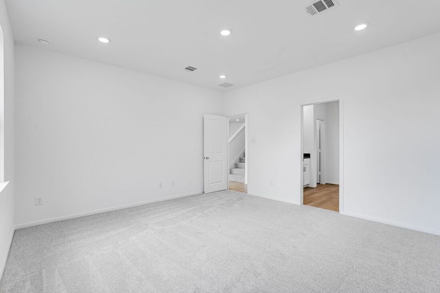 Spacious, unfurnished interior of a new home in Redbud 45s, Hockley (Image 17).