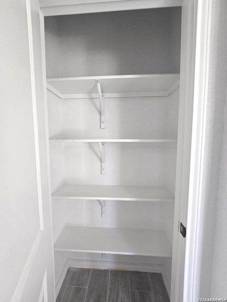 Spacious, unfurnished interior of a new home in , Natalia (Image 17).