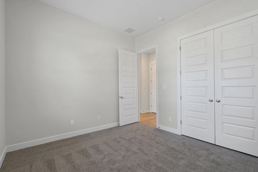 Spacious, unfurnished interior of a new home in Myers Park, Arlington (Image 23). Spacious, unfurnished interior of a new home in Myers Park, Arlington (Image 23).