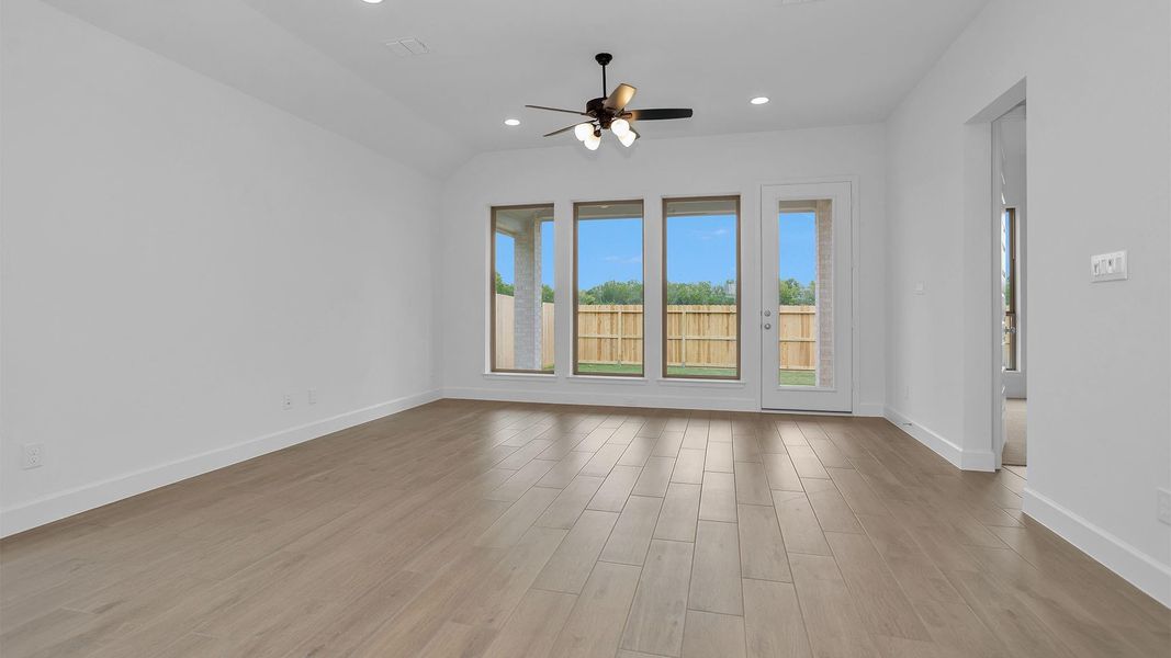 Spacious, unfurnished interior of a new home in Valencia, Manvel (Image 9). Spacious, unfurnished interior of a new home in Valencia, Manvel (Image 9).