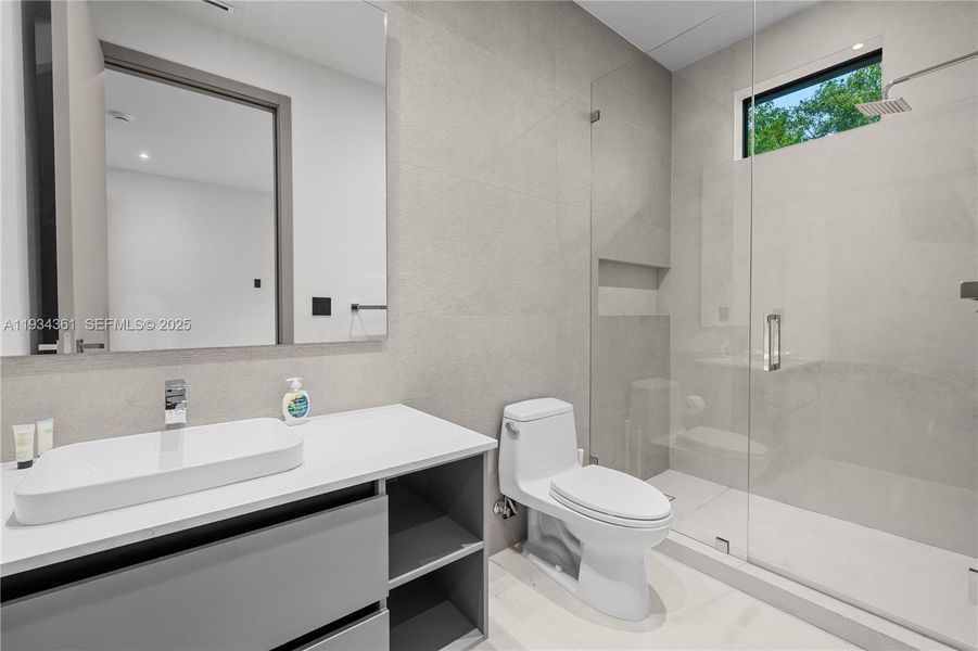 Furnished interior view inside a new home in , Miami (Image 40).