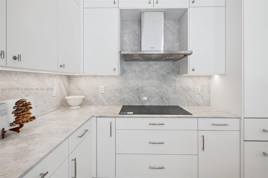 Close-up of interior finishes inside a home in , Pompano Beach (Image 23).