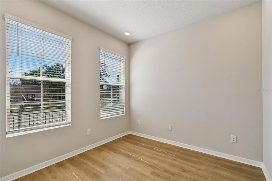 Spacious, unfurnished interior of a new home in , Orlando (Image 12).