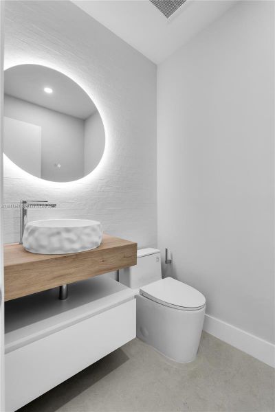 Furnished interior view inside a new home in , Key Biscayne (Image 36). Furnished interior view inside a new home in , Key Biscayne (Image 36).