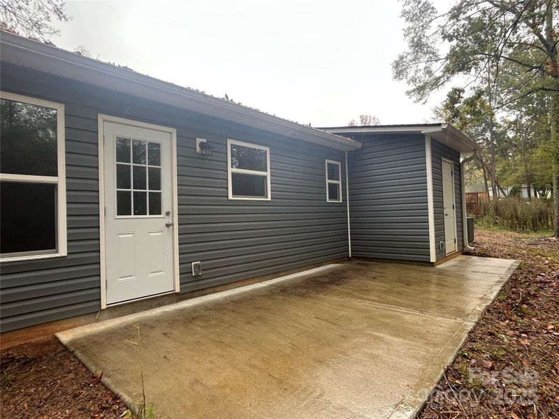 Exterior details and patio area of a home in , Lancaster (Image 2).