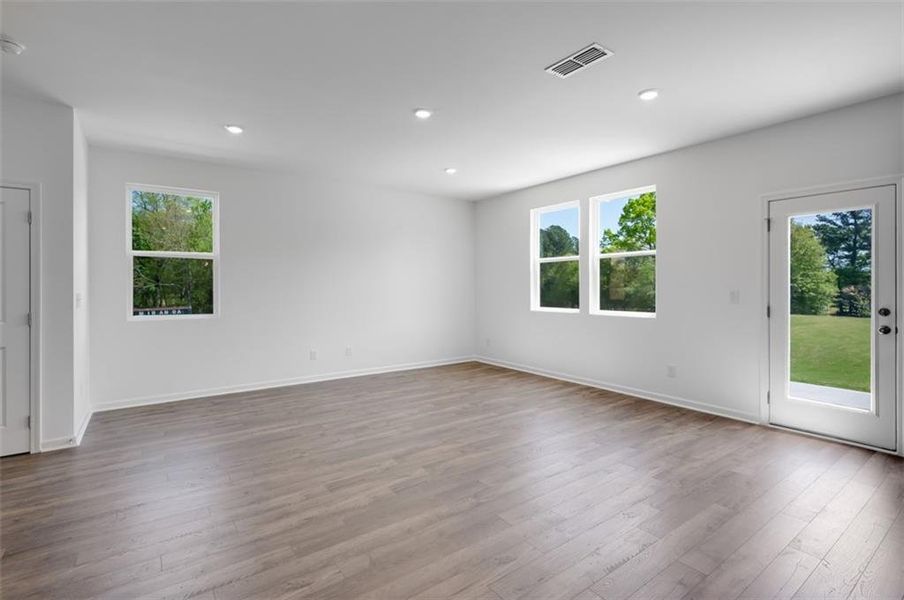 Spacious, unfurnished interior of a new home in Windance Lake, Loganville (Image 14).