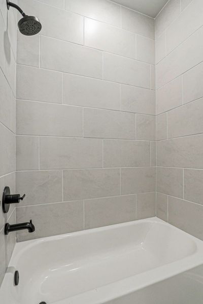 Close-up of interior finishes inside a home in Hillside Park, El Paso (Image 12).