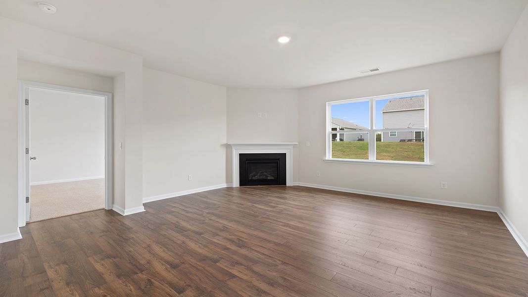 Spacious, unfurnished interior of a new home in Durbin Meadows Traditions, Fountain Inn (Image 26).