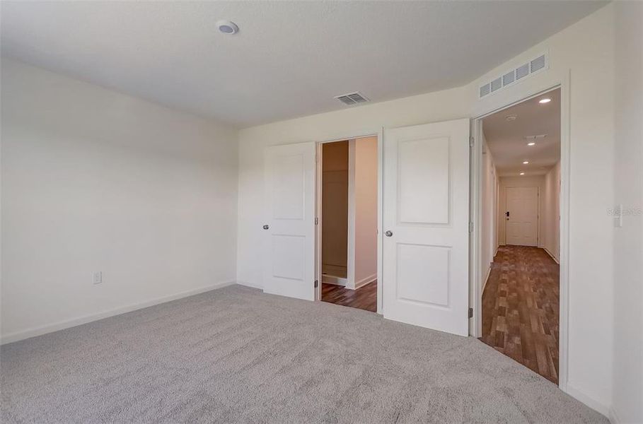 Spacious, unfurnished interior of a new home in Lakewood Park, Fort Pierce (Image 32). Spacious, unfurnished interior of a new home in Lakewood Park, Fort Pierce (Image 32).