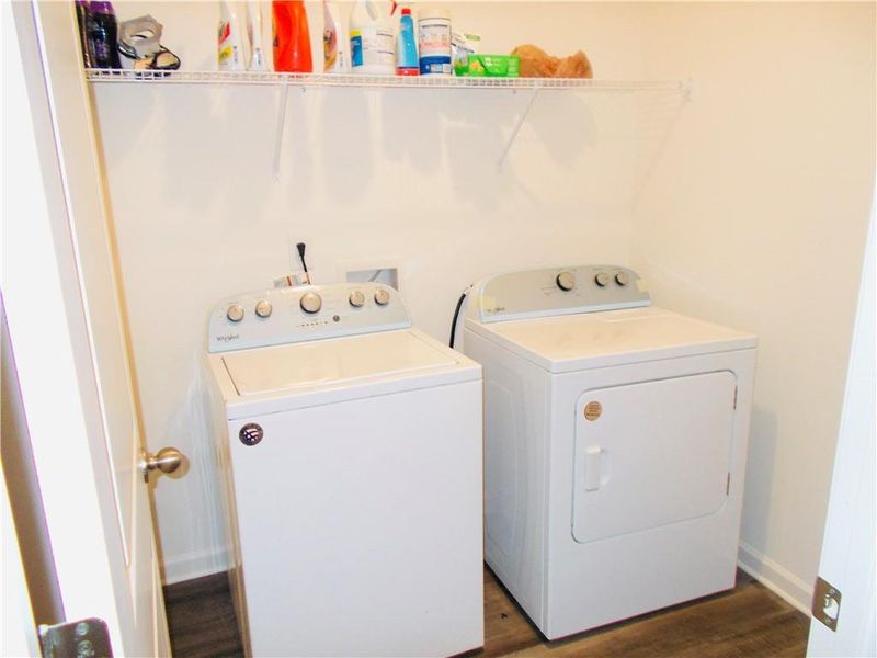 Close-up of interior finishes inside a home in Ashford Park, Covington (Image 21).