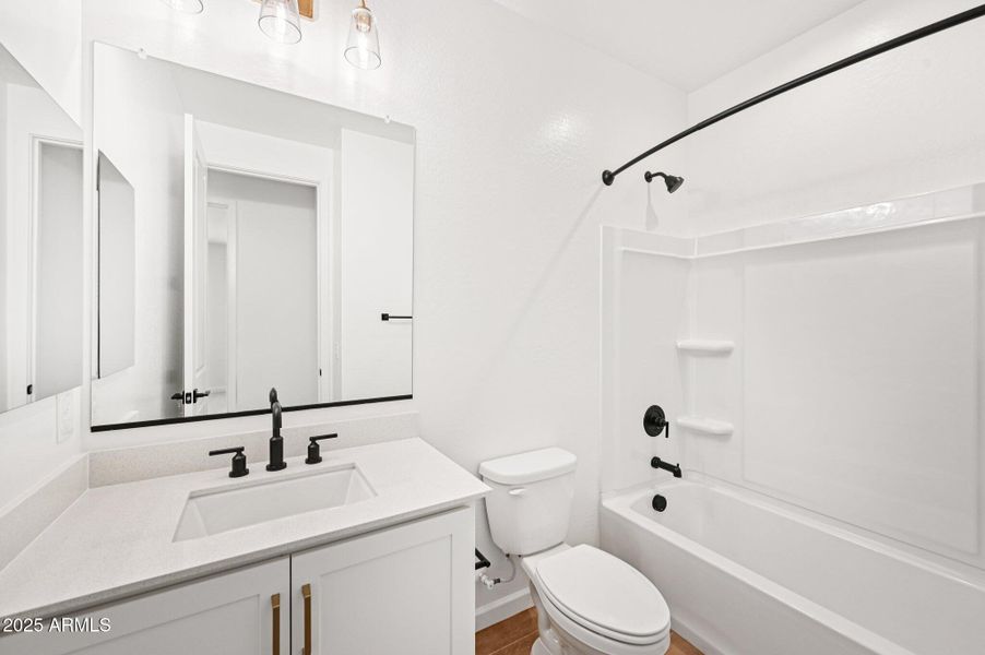 32-web-or-mls-W Lariat Ln-S0207-032