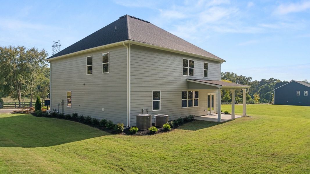 Image 78 representing the Halton by D.R. Horton in Jackson Landing, Jefferson, GA.