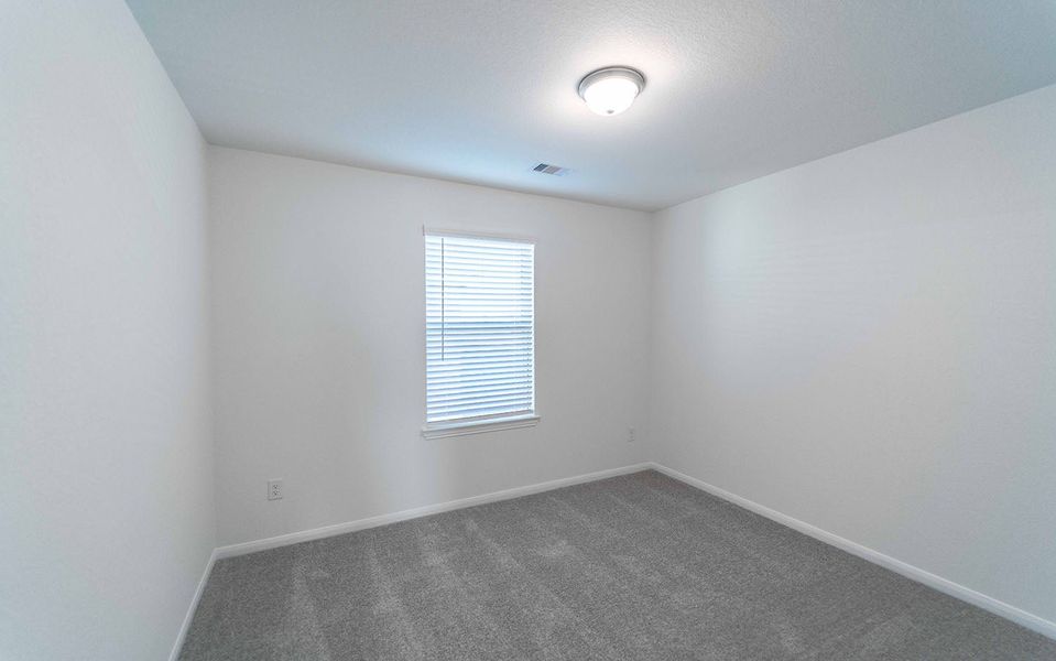 Spacious, unfurnished interior of a new home in Lago Mar, Texas City (Image 14).