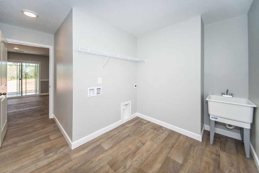 Representative unfurnished interior of a home built from the Archer by Enchanted Homes in Ballentine Ridge, Lyman (Image 23).